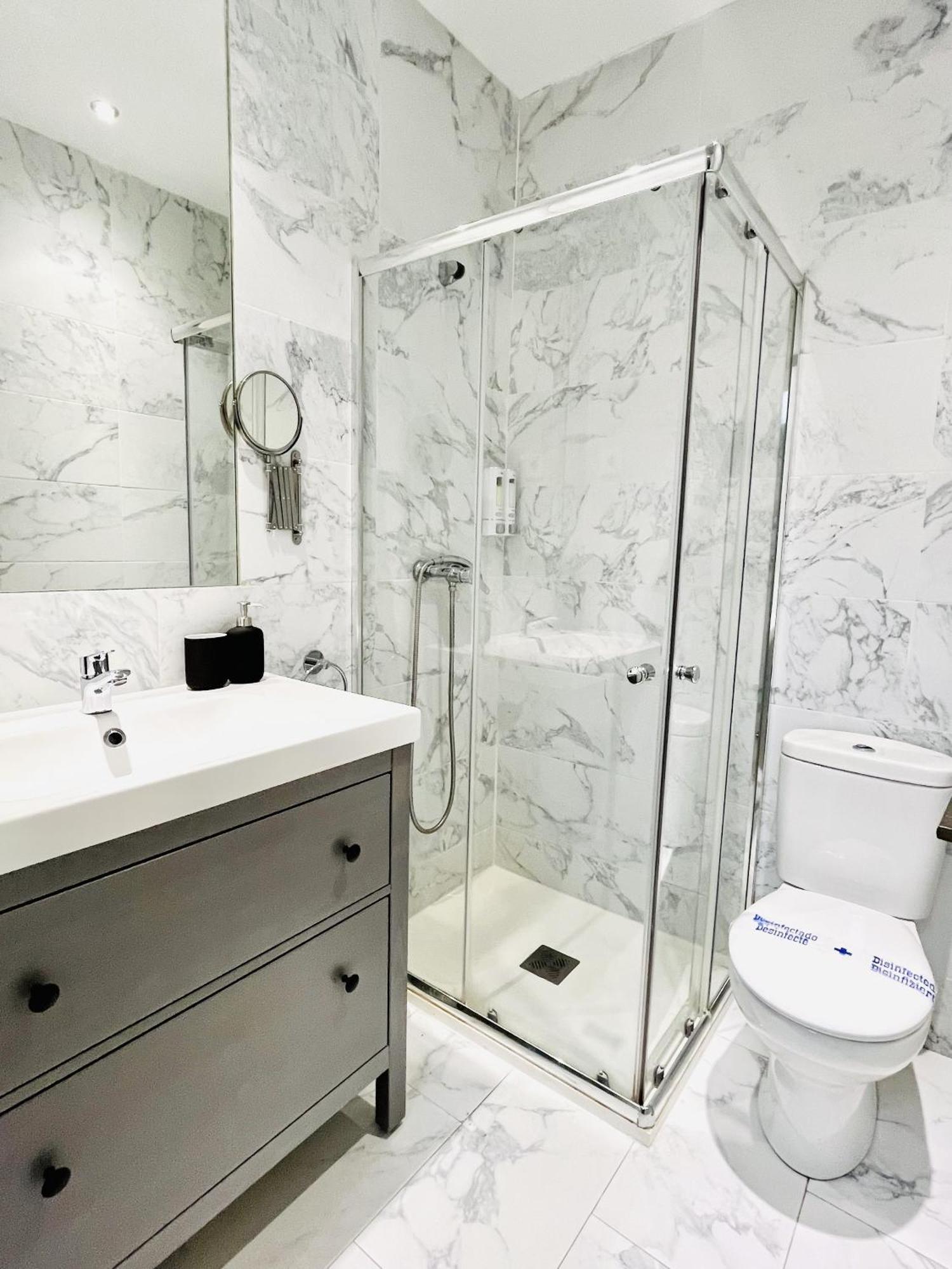 Dplace To Be - Luxury Apartment In Historic Center Мадрид Номер фото
