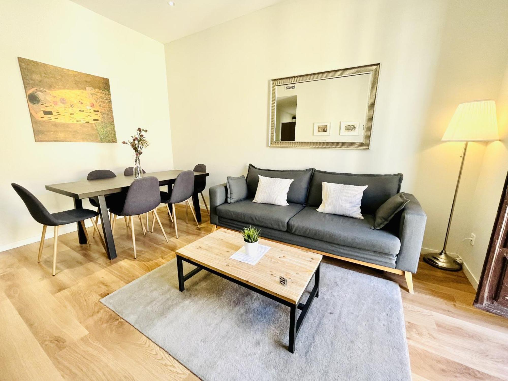 Dplace To Be - Luxury Apartment In Historic Center Мадрид Номер фото